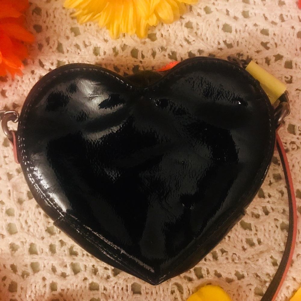 Princess Vera Wang Girl’s Heart Shaped Bag - Picture 2 of 8